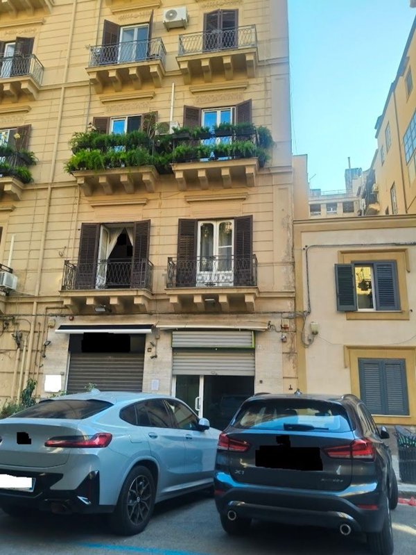 trivano in vendita a Palermo in zona Politeama