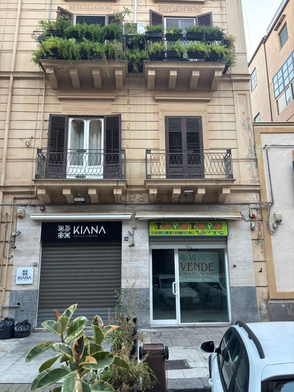 trivano in vendita a Palermo in zona Politeama