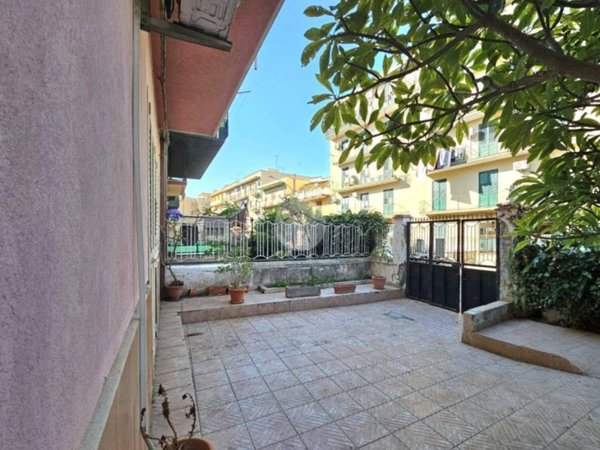intera palazzina in vendita a Palermo in zona Brancaccio