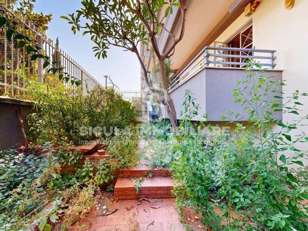 appartamento in vendita a Palermo in zona Zisa