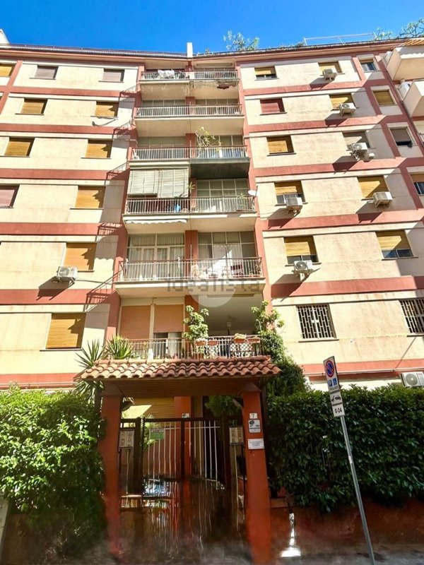 appartamento in vendita a Palermo in zona Malaspina/Palagonia
