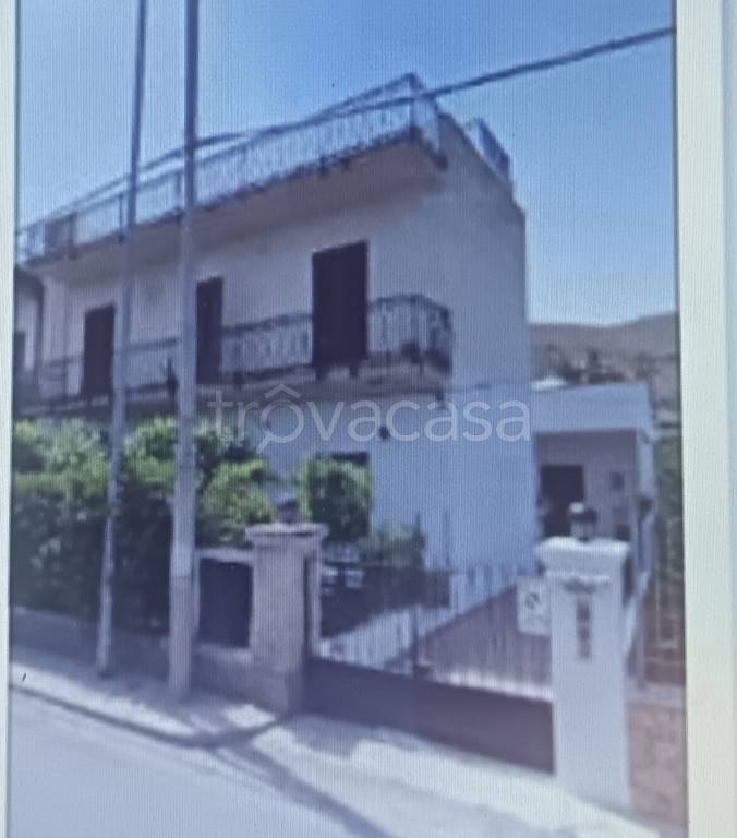 appartamento in vendita a Palermo in zona Partanna