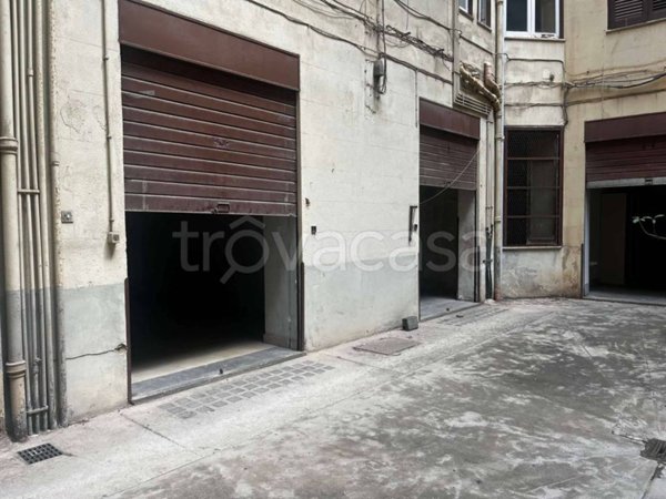 locale di sgombero in vendita a Palermo in zona Politeama