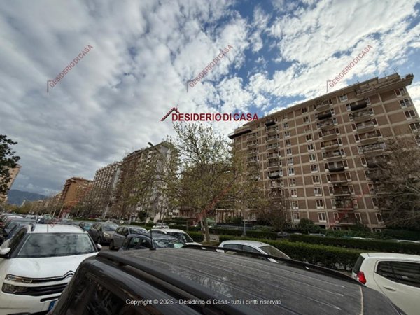 appartamento in vendita a Palermo in zona Politeama