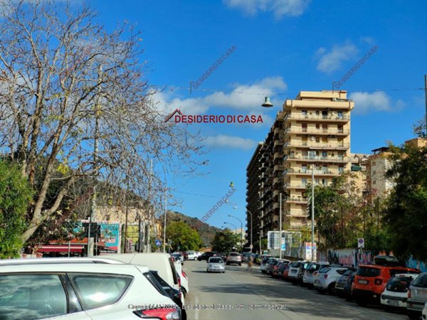 negozio in vendita a Palermo in zona Libertà