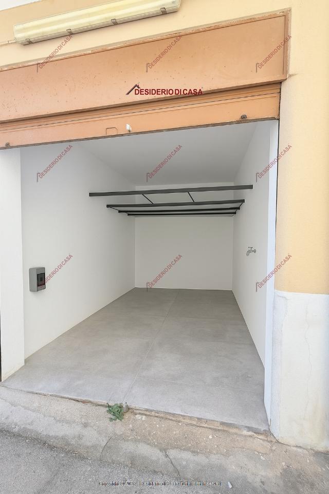 negozio in vendita a Palermo in zona San Lorenzo