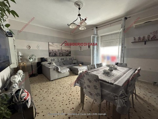 appartamento in vendita a Palermo in zona Malaspina/Palagonia