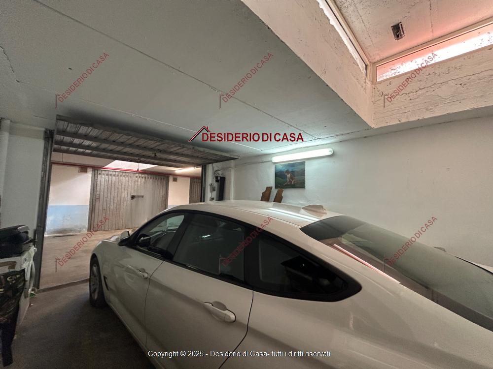 negozio in vendita a Palermo in zona Borgo Nuovo