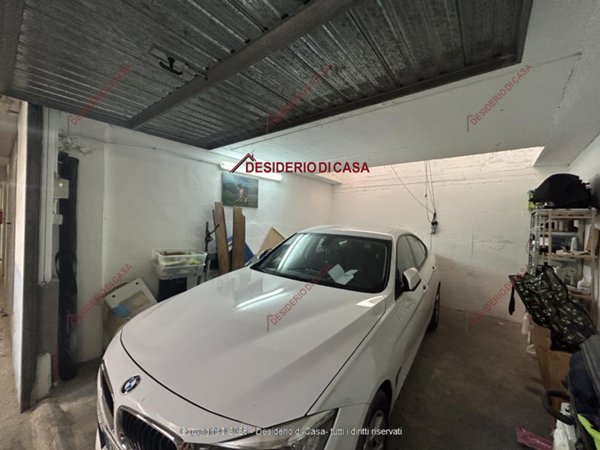 negozio in vendita a Palermo in zona Borgo Nuovo