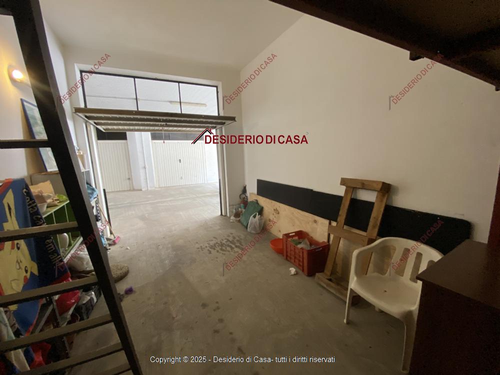 negozio in vendita a Palermo in zona Partanna