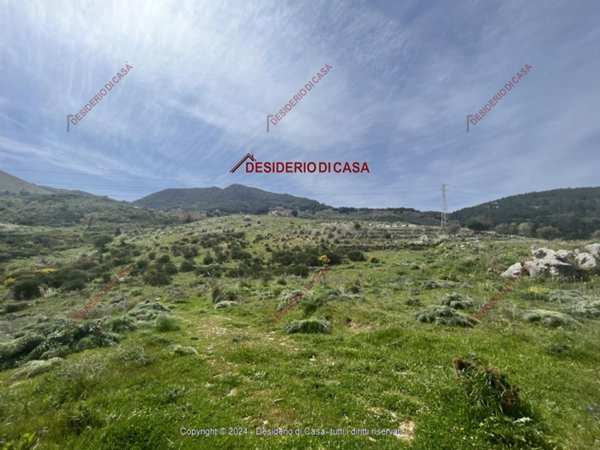 casa indipendente in vendita a Palermo in zona Libertà