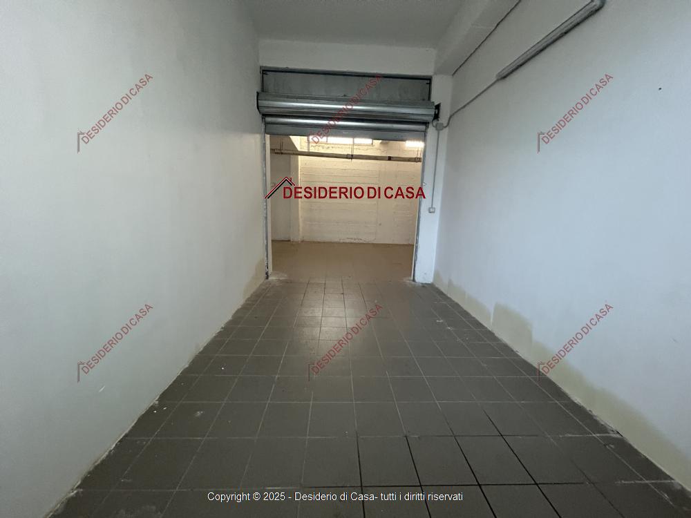 negozio in vendita a Palermo in zona Borgo Nuovo