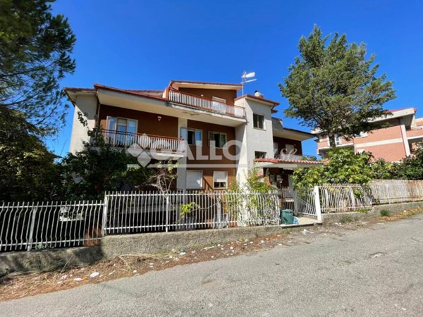 appartamento in vendita a Palermo in zona Malaspina/Palagonia