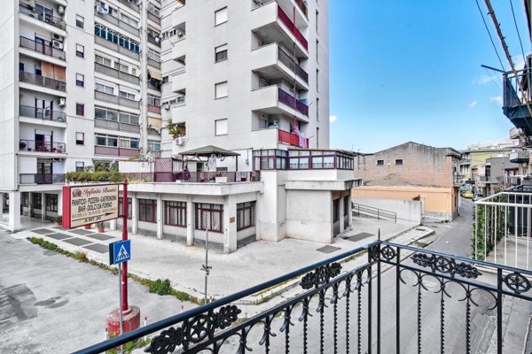 appartamento in vendita a Palermo in zona Partanna
