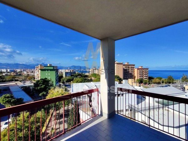 appartamento in vendita a Palermo in zona Roccella