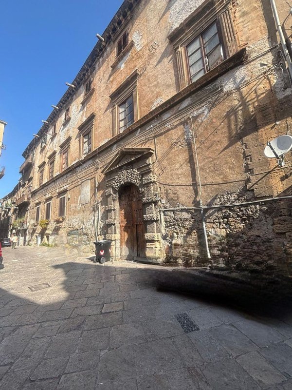 appartamento in vendita a Palermo in zona Centro storico