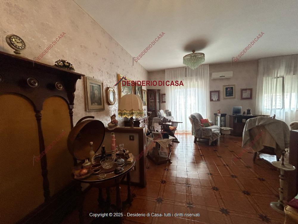 appartamento in vendita a Palermo in zona Malaspina/Palagonia
