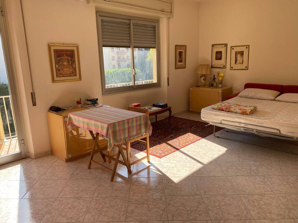 appartamento in vendita a Palermo in zona Malaspina/Palagonia