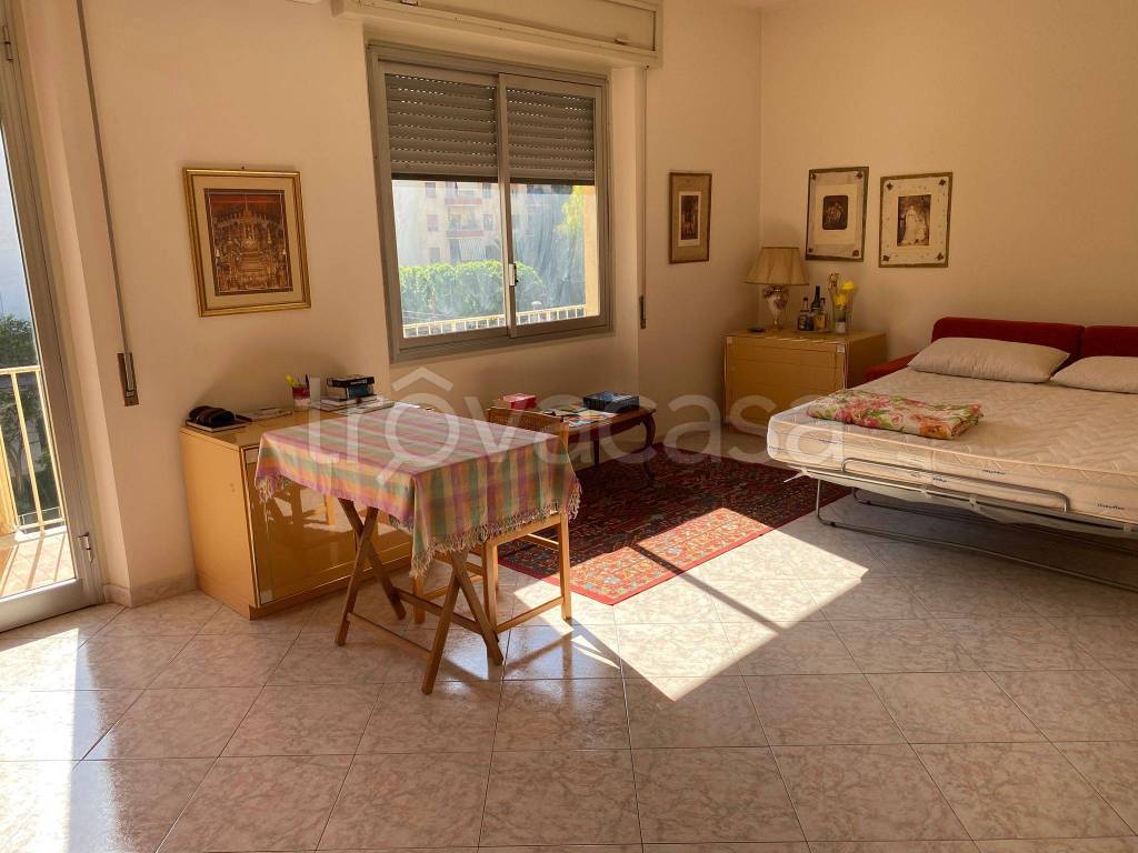 appartamento in vendita a Palermo in zona Malaspina/Palagonia