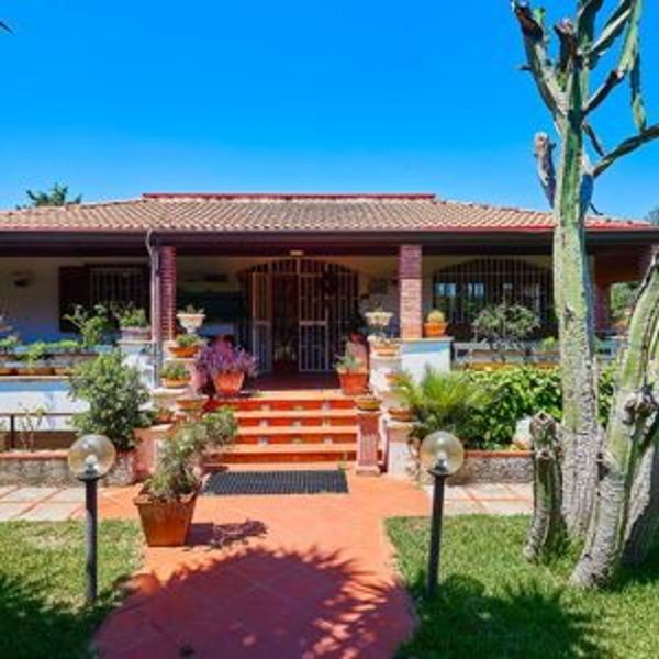 casa indipendente in vendita a Palermo in zona Tommaso Natale