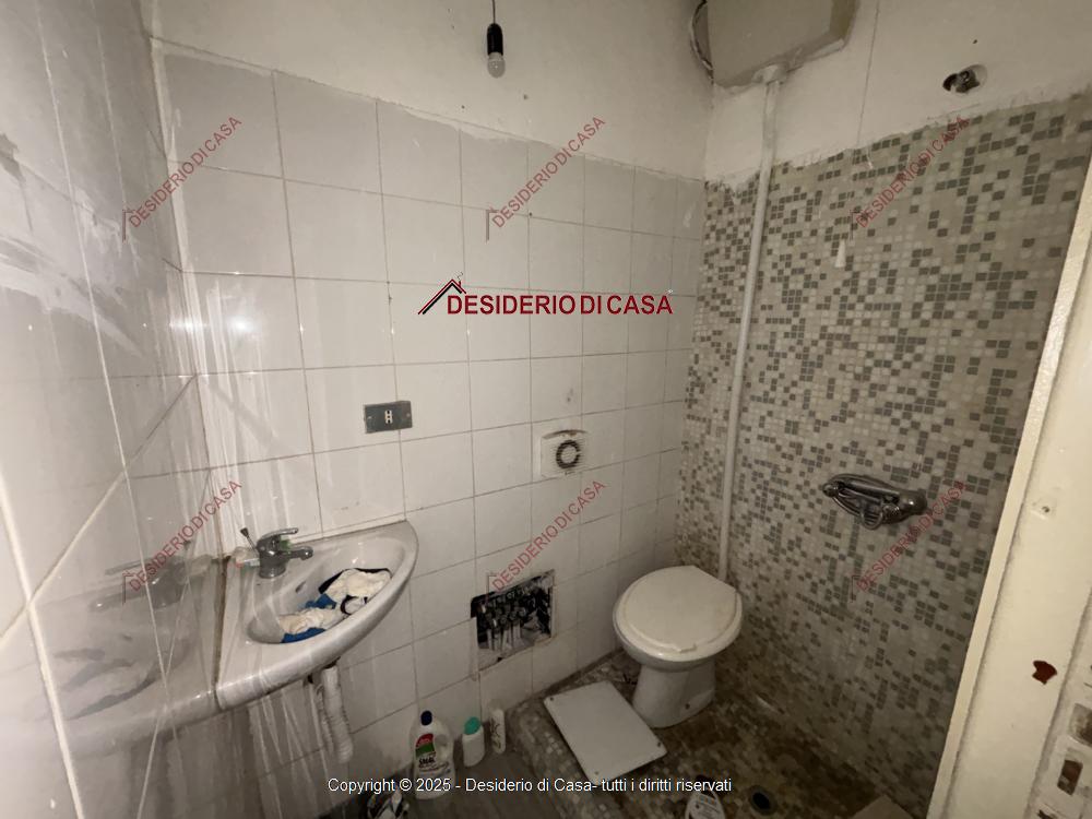 appartamento in vendita a Palermo in zona Malaspina/Palagonia