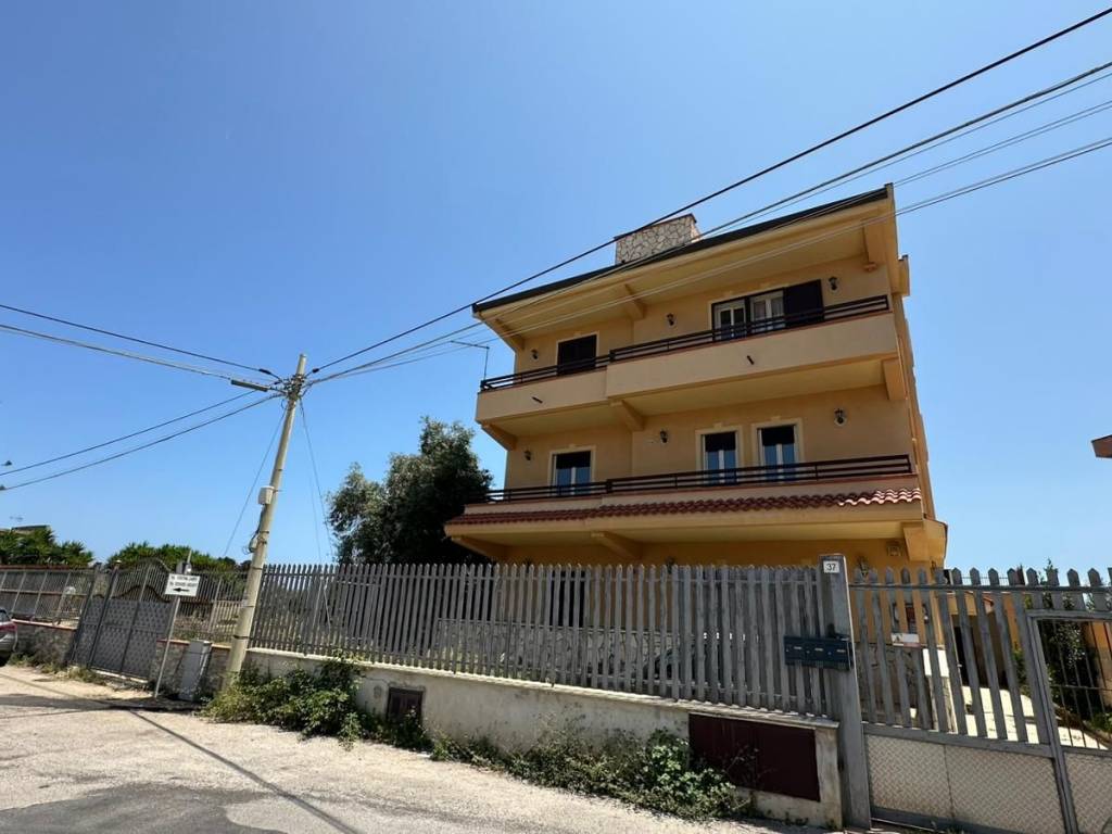 intera palazzina in vendita a Palermo in zona Acqua dei Corsari