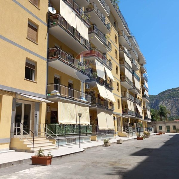 appartamento in vendita a Palermo in zona San Lorenzo