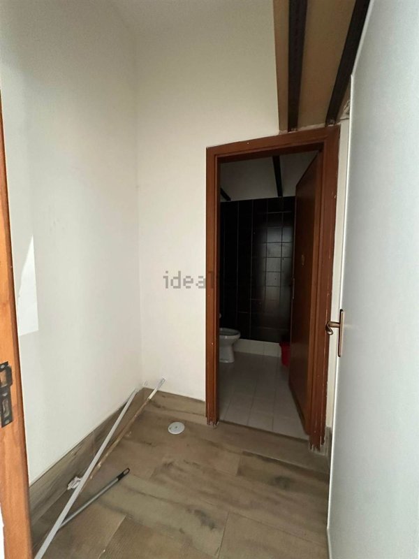 locale commerciale in vendita a Palermo in zona San Lorenzo