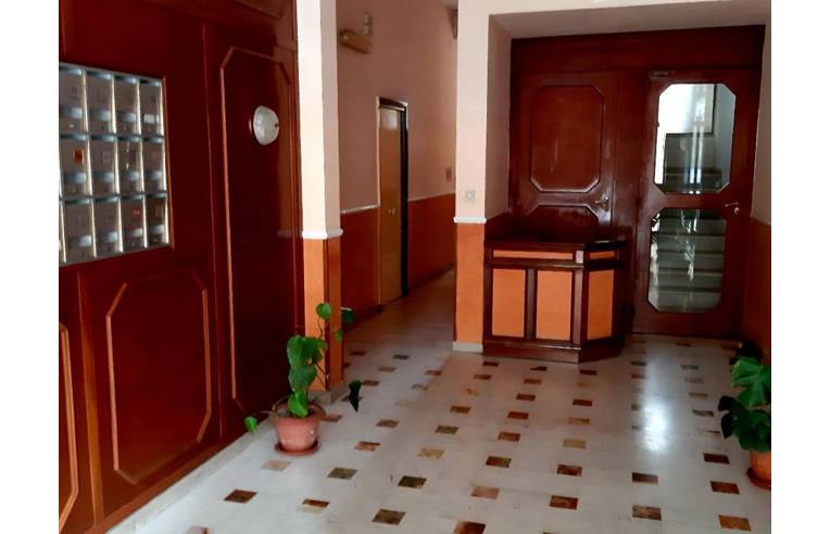 appartamento in vendita a Palermo in zona Malaspina/Palagonia