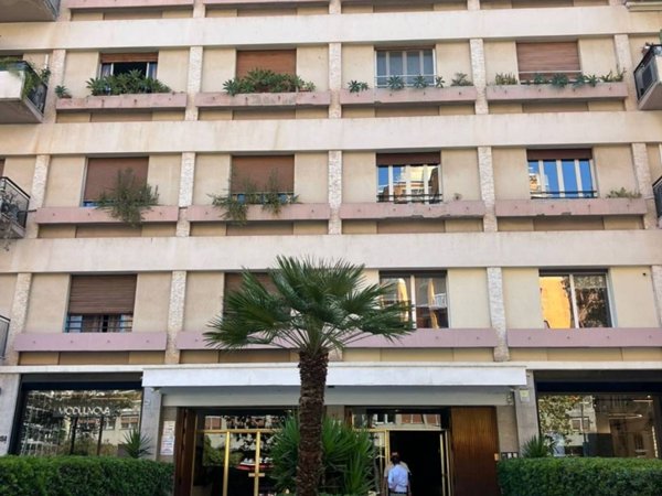 appartamento in vendita a Palermo in zona Politeama