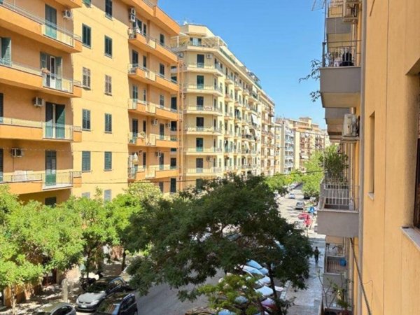 appartamento in vendita a Palermo in zona Montegrappa / Santa Rosalia
