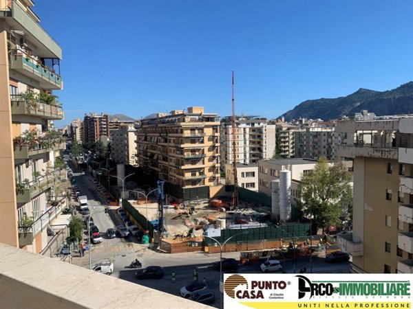 appartamento in vendita a Palermo in zona Politeama