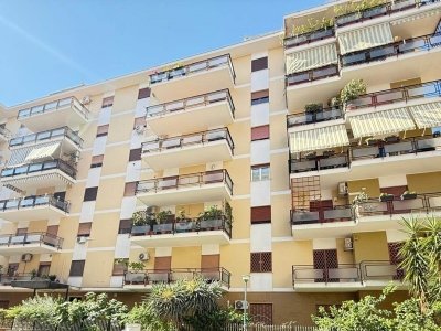 appartamento in vendita a Palermo in zona Malaspina/Palagonia