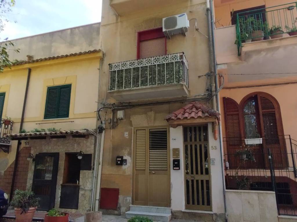 appartamento in vendita a Palermo in zona San Lorenzo
