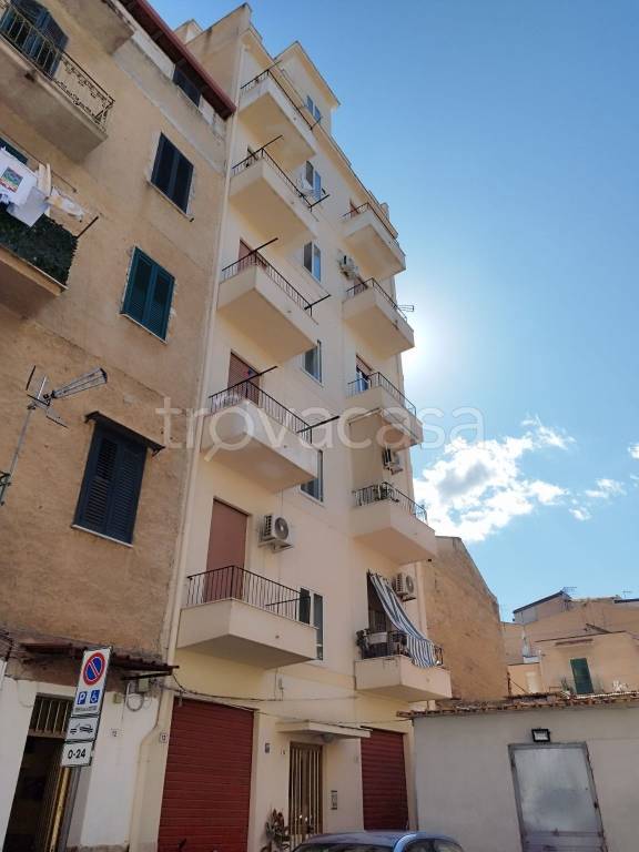 appartamento in vendita a Palermo in zona Montegrappa / Santa Rosalia