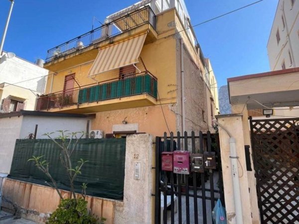 appartamento in vendita a Palermo in zona Sferracavallo