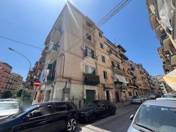 appartamento in vendita a Palermo in zona Malaspina/Palagonia