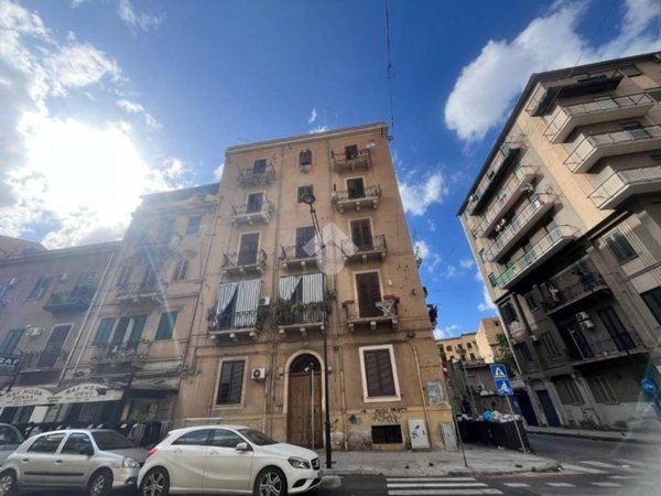 appartamento in vendita a Palermo in zona Montegrappa / Santa Rosalia