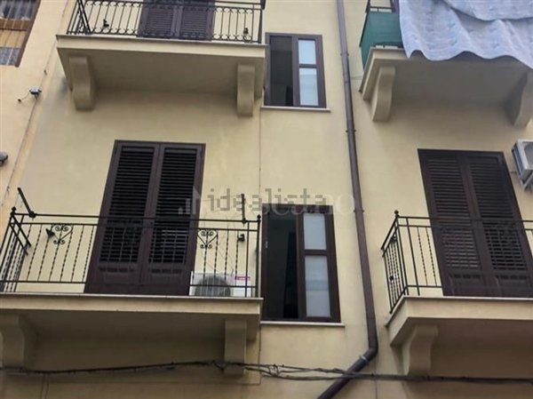 appartamento in vendita a Palermo in zona Zisa