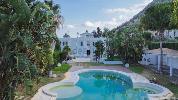casa indipendente in vendita a Palermo in zona Pallavicino