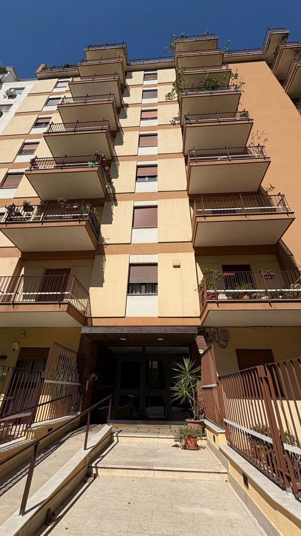 appartamento in vendita a Palermo in zona San Lorenzo