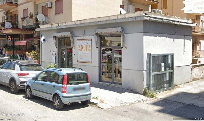 negozio in vendita a Palermo in zona Montepellegrino