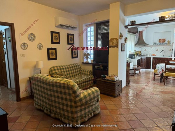 appartamento in vendita a Palermo in zona Malaspina/Palagonia