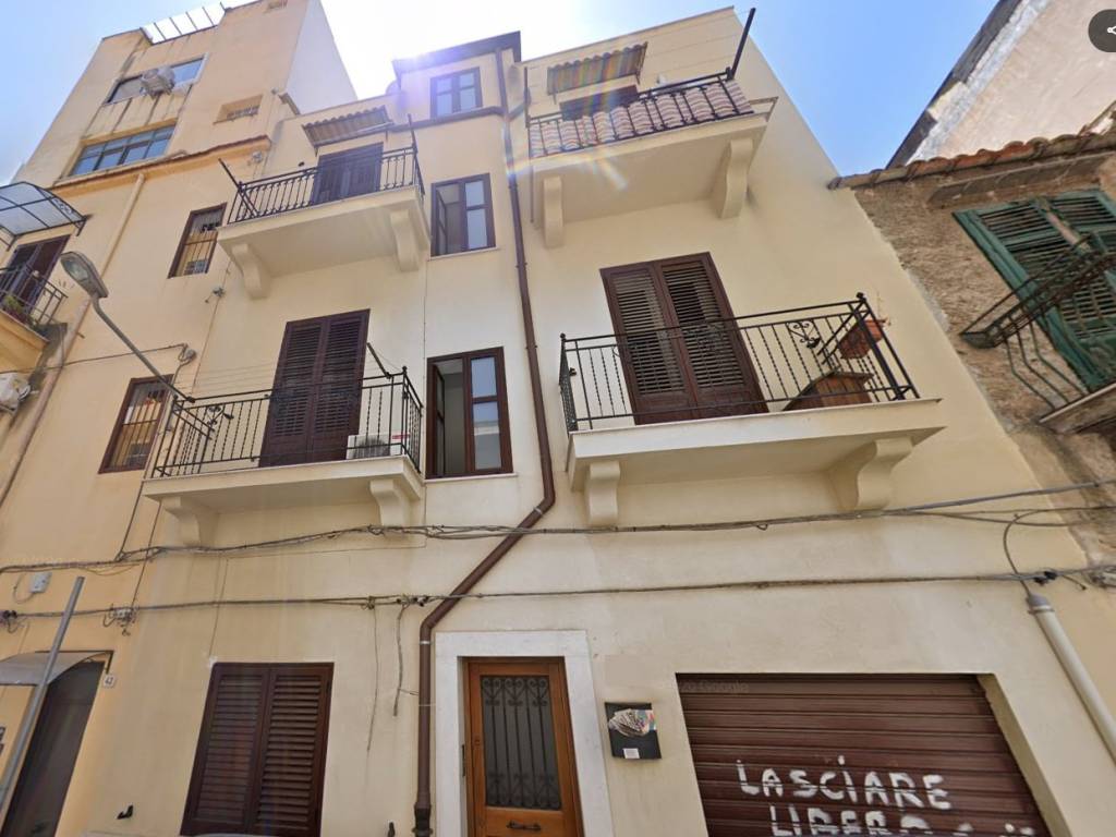 intera palazzina in vendita a Palermo in zona Malaspina/Palagonia