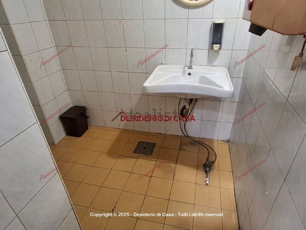 locale commerciale in vendita a Palermo