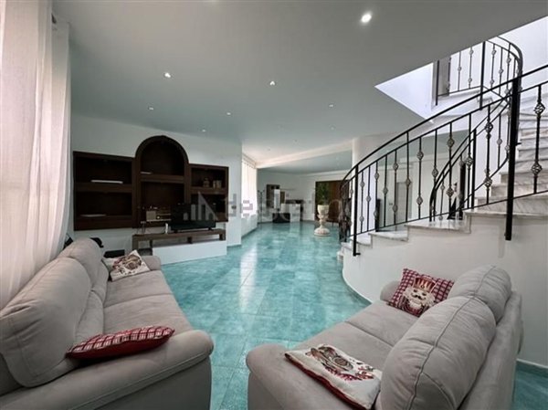 casa indipendente in vendita a Palermo in zona San Lorenzo