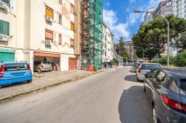 locale di sgombero in vendita a Palermo in zona Altarello