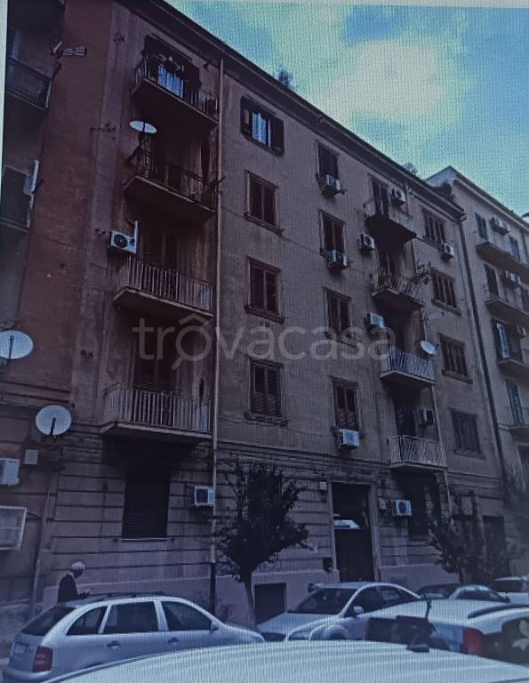 appartamento in vendita a Palermo in zona Zisa