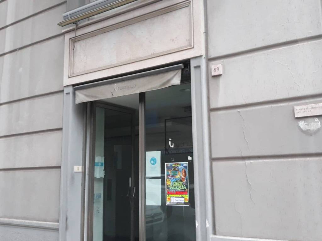 negozio in vendita a Palermo in zona Politeama