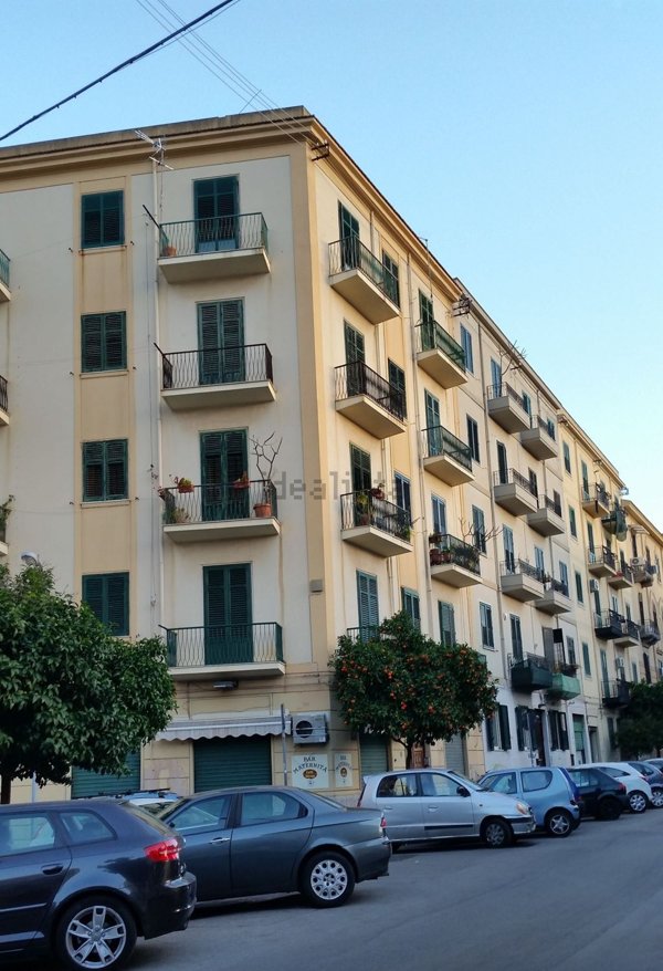 negozio in vendita a Palermo in zona Noce